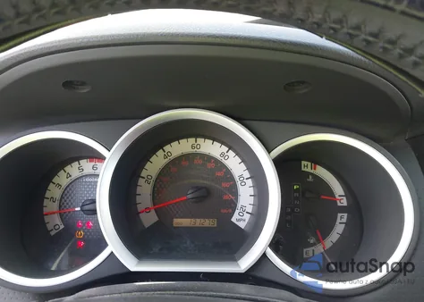 2015 Toyota Tacoma z USA, uszkodzony, nr VIN 5TFJX4CNXFX064481